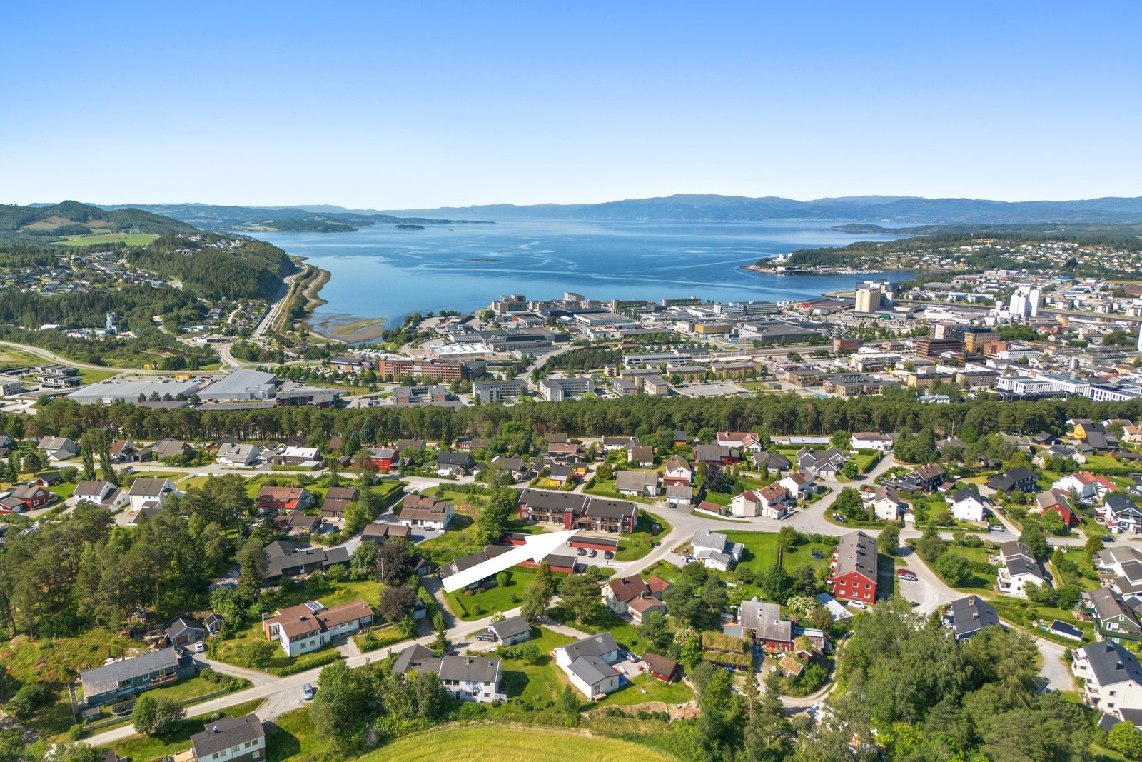 Lekker treromsleilighet med sentral beliggenhet på Skjefte! Galleribilde