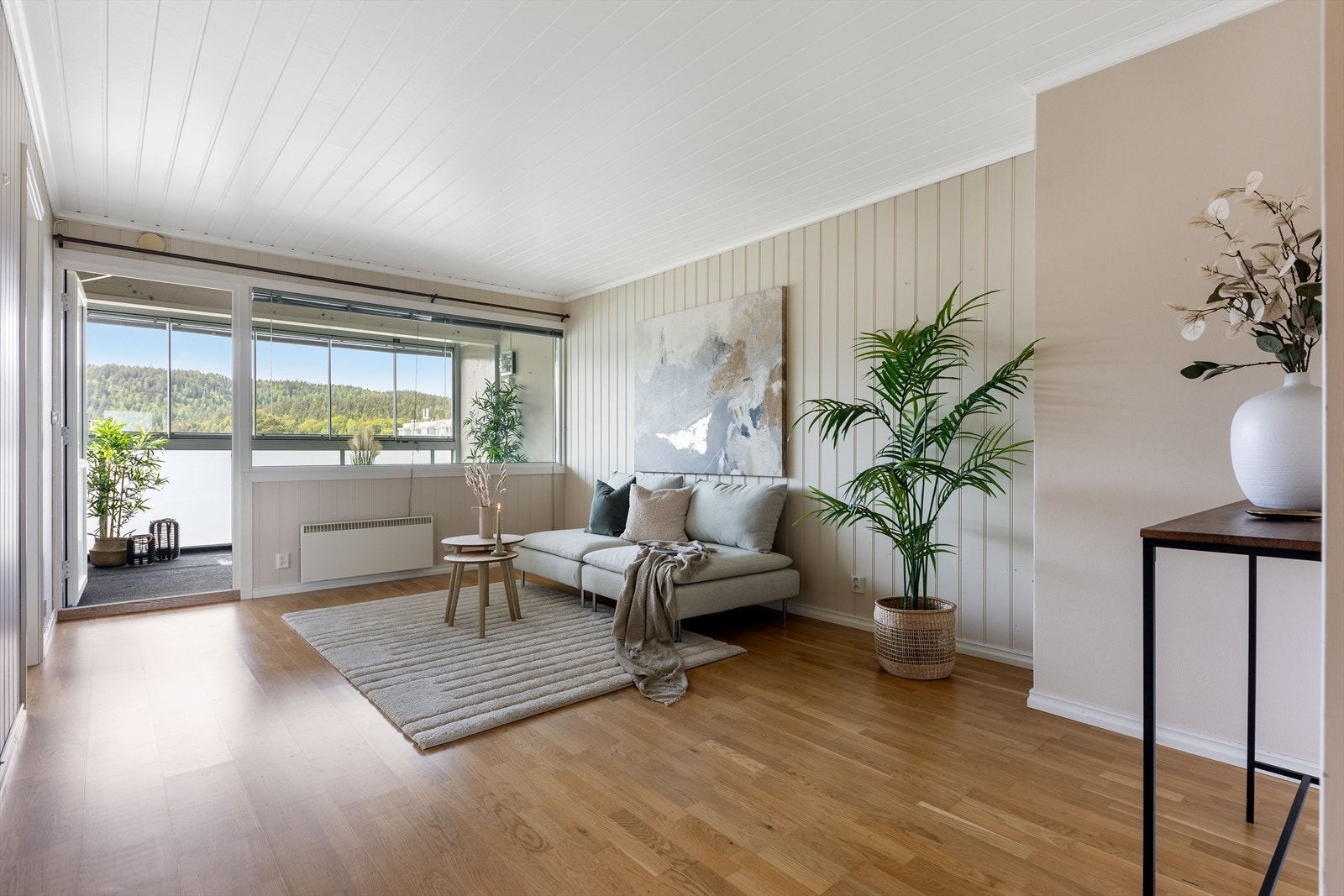 Richard Løyning Arntsen har gleden av å presentere Edvard Myhres veg 6A! Galleribilde