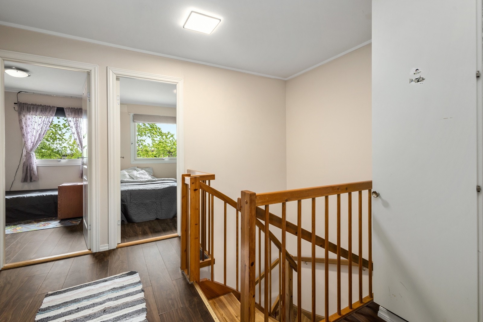 2.etasje inneholder fire soverom. bad og toalettrom Galleribilde