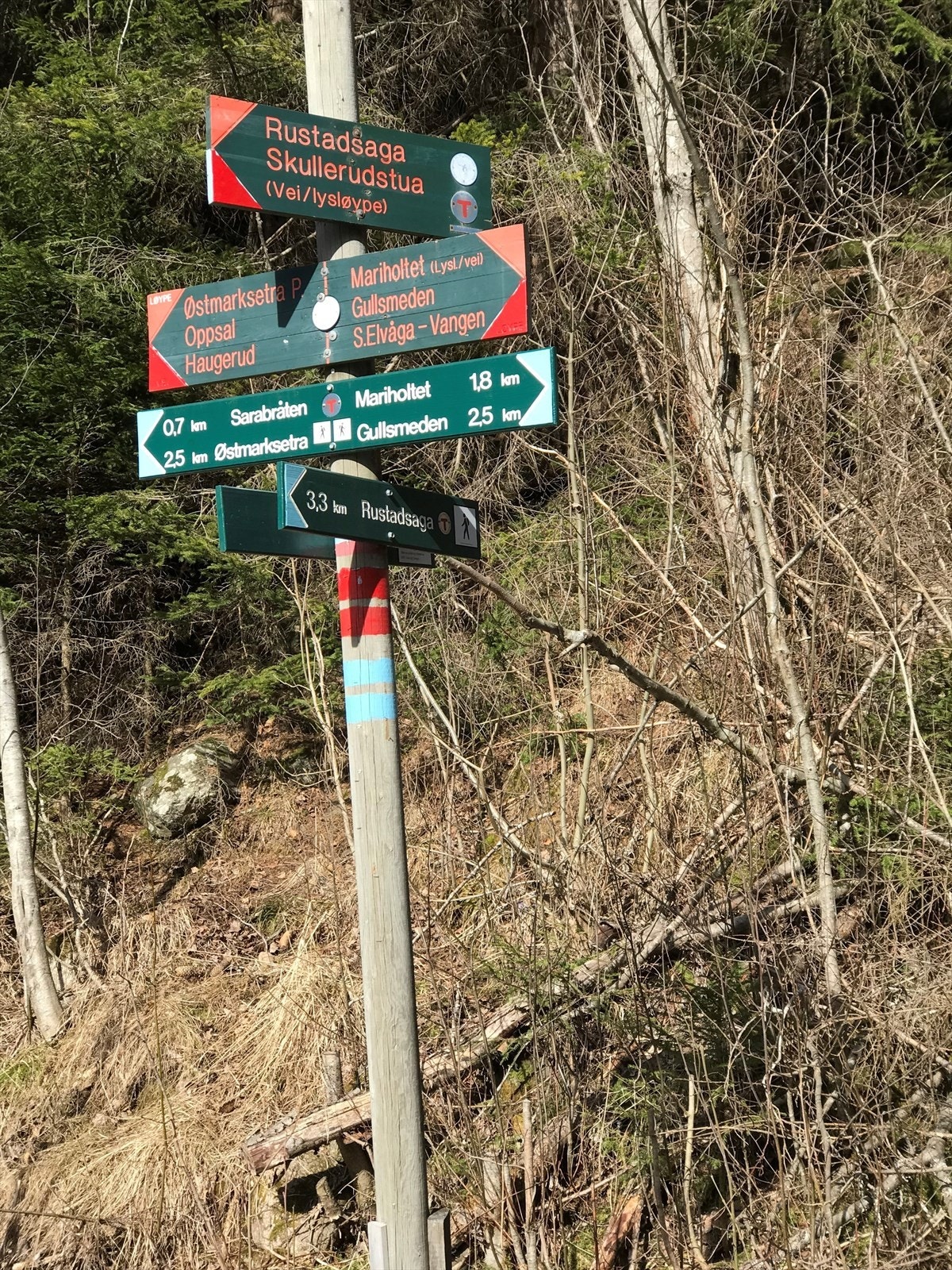 Borettslaget ligger idyllisk til rett ved Østmarka, som byr på flotte tur- og rekreasjonsmuligheter sommer som vinter. Galleribilde