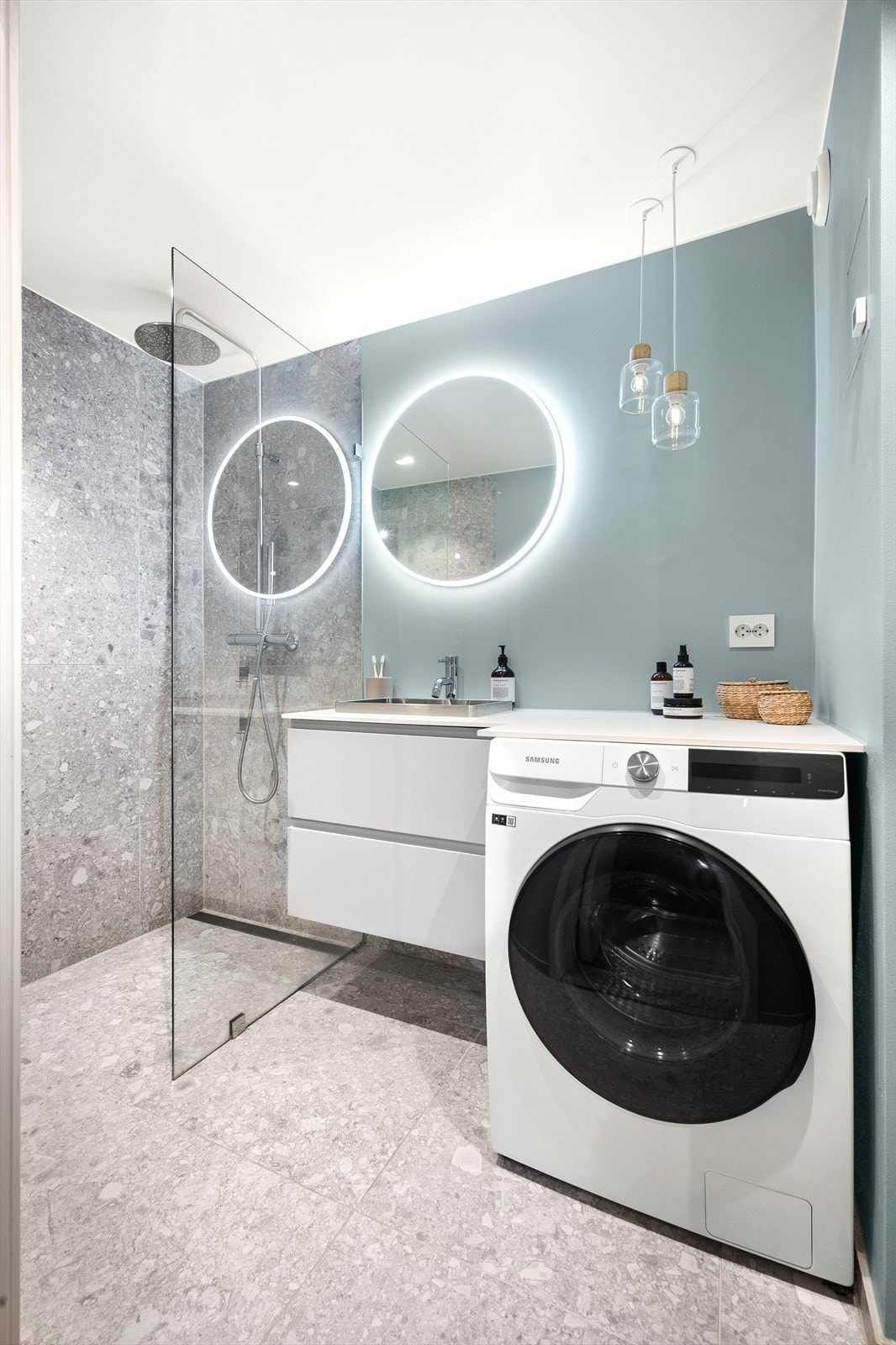 Særdeles flott bad med lekre og påkostet detaljer. Galleribilde