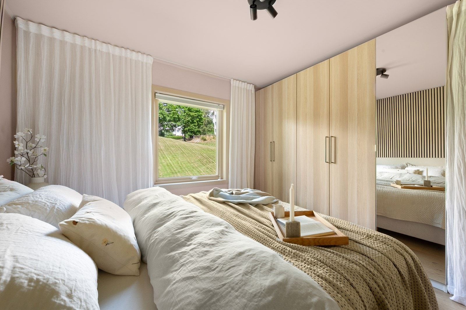 Det er også god plass til garderobeløsning. Galleribilde