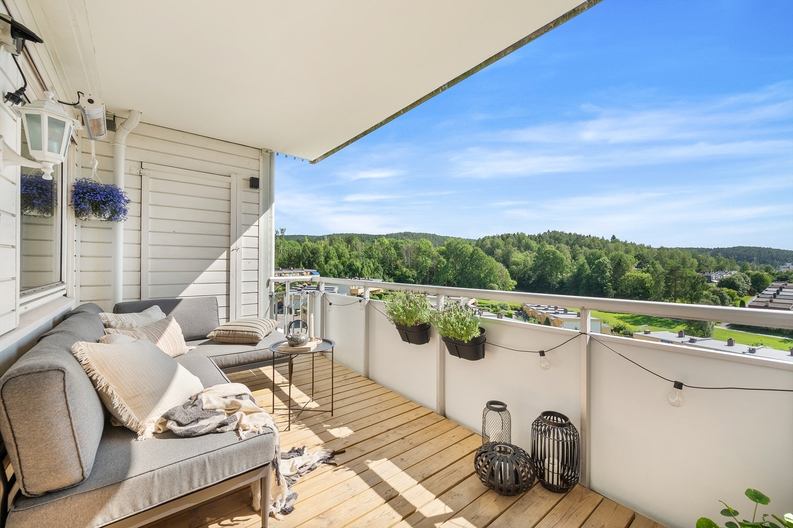 En lekker og moderne 3-roms med god intern beliggenhet i 3.etasje. Galleribilde