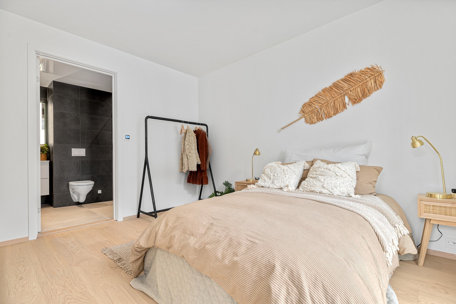 Hovedsoverommet har også et eget bad Galleribilde