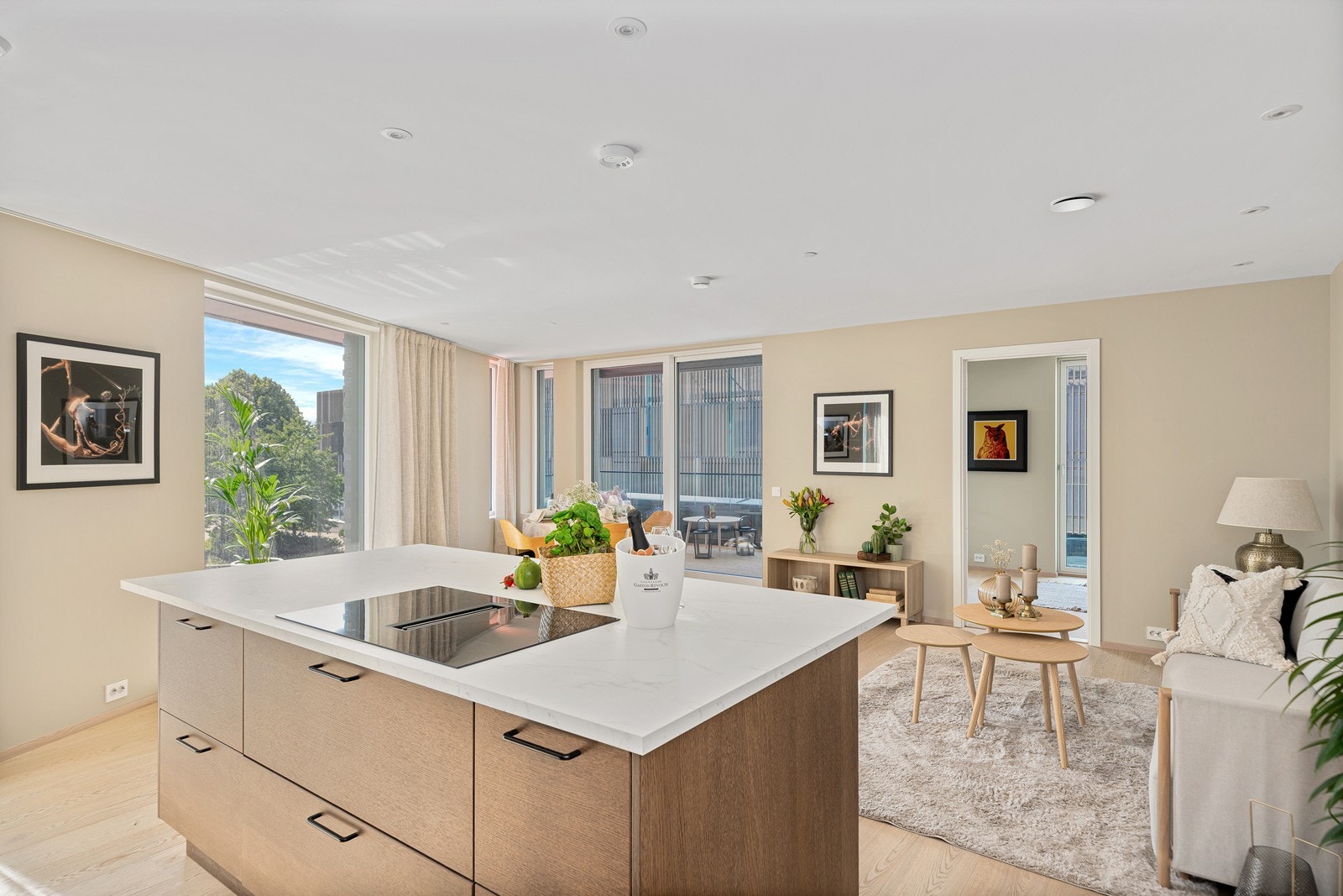 Her får du en moderne og smakfull leilighet midt i smørøyet til Tangen Torv Galleribilde