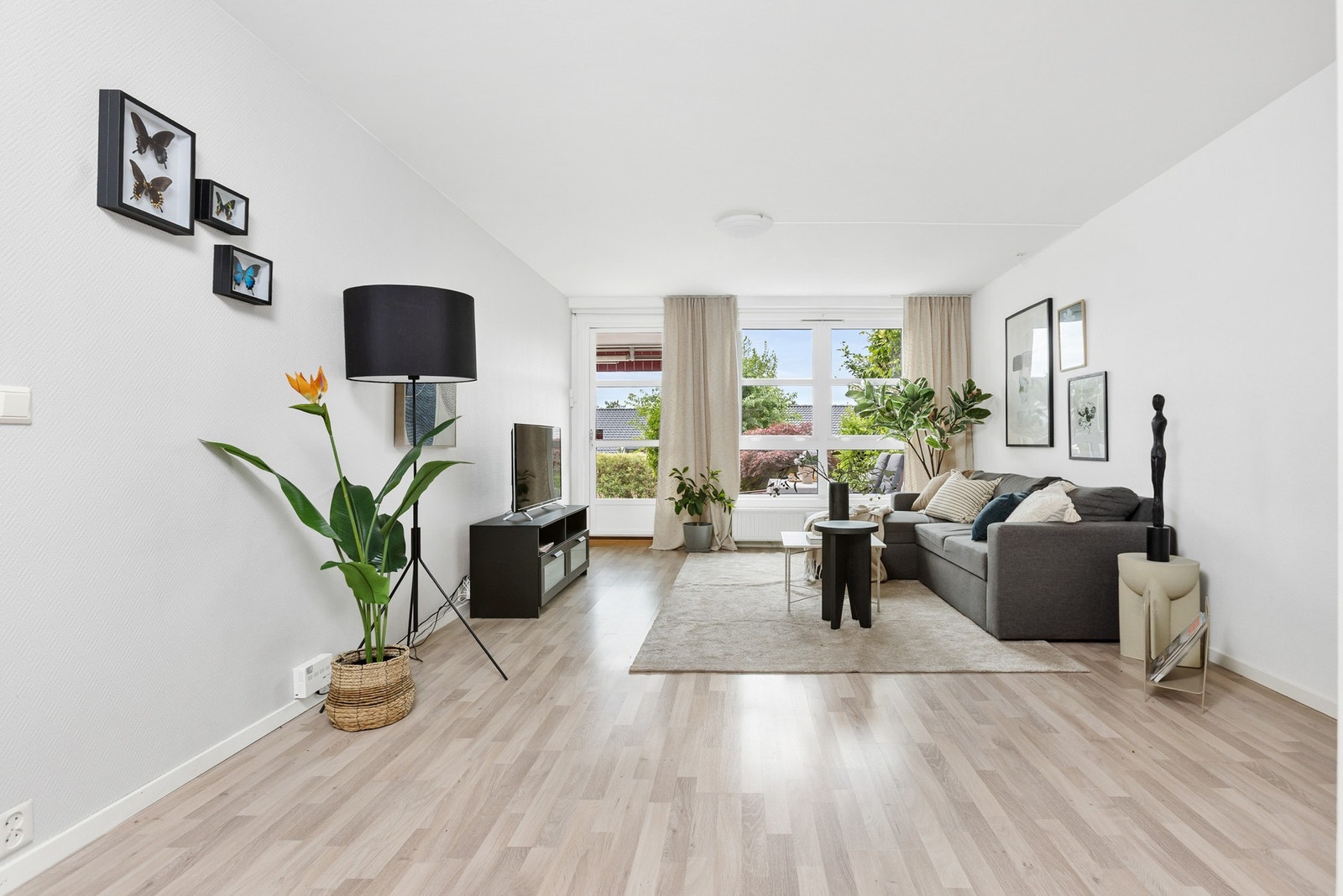 Stuen er av god størrelse, og enkel å møblere etter eget behov. Galleribilde