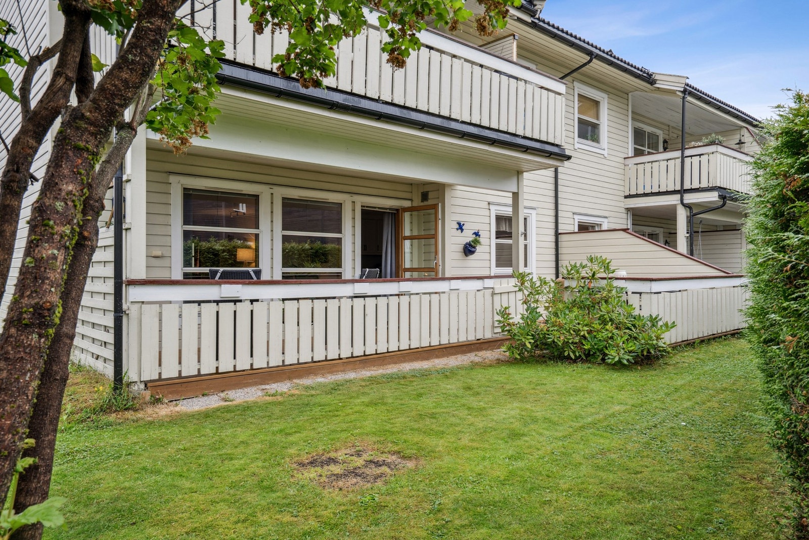 Terrassen ligger både skjermet og solrikt til. Galleribilde