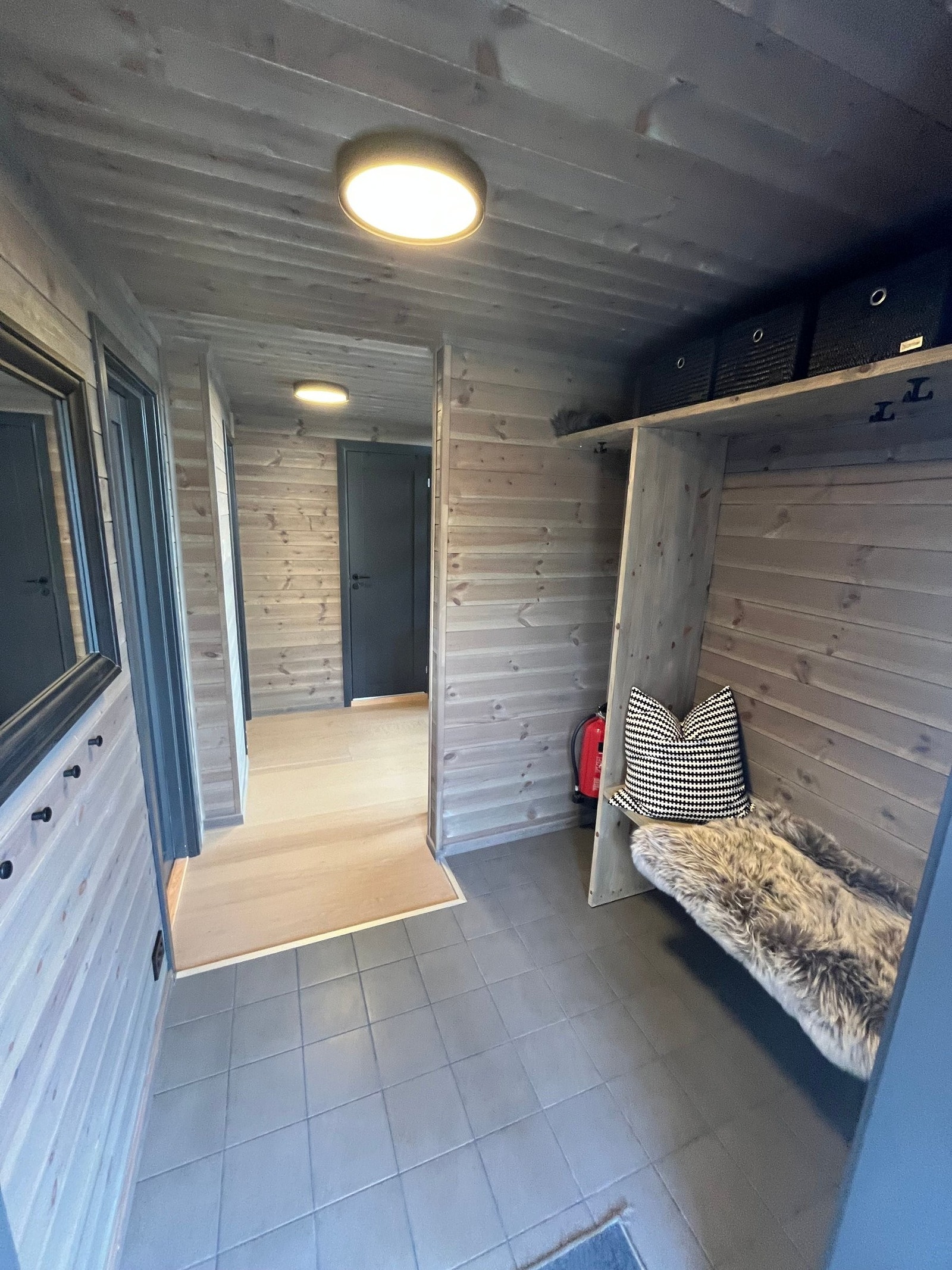 Flislagt gang med varmekabler Galleribilde