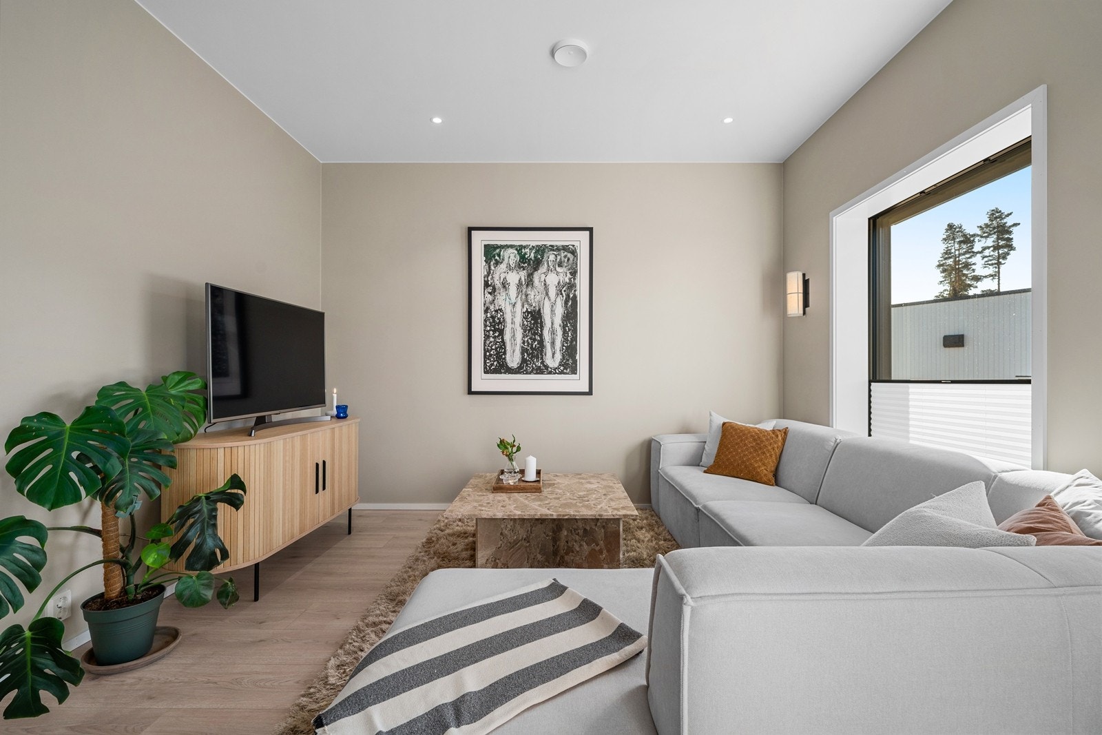 2.etasje har utstrakt bruk av downlights Galleribilde