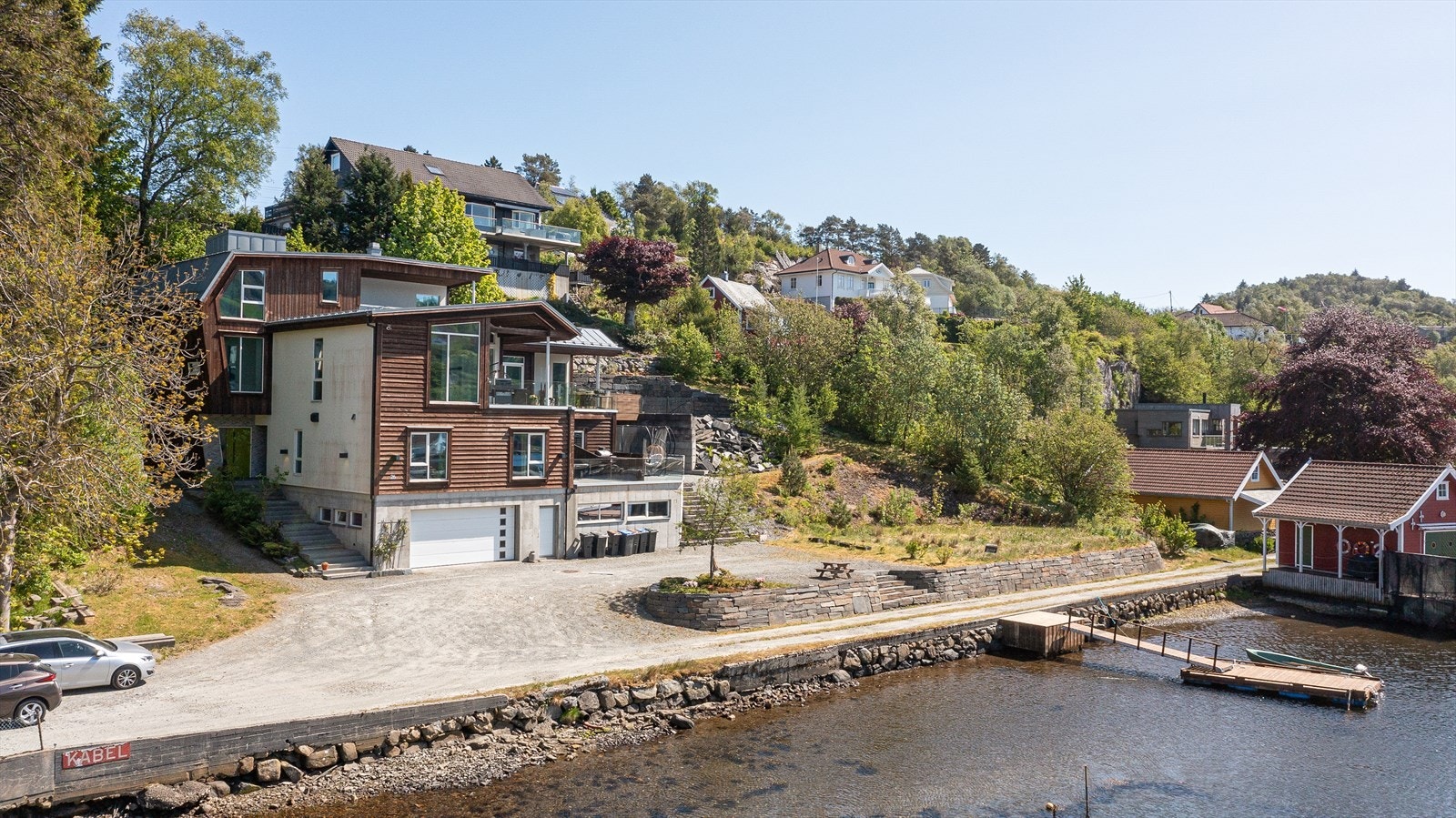 Fra trappetrinn i underetasjen og opp til taket i 3. etasje er det hele 7,9 meter Galleribilde