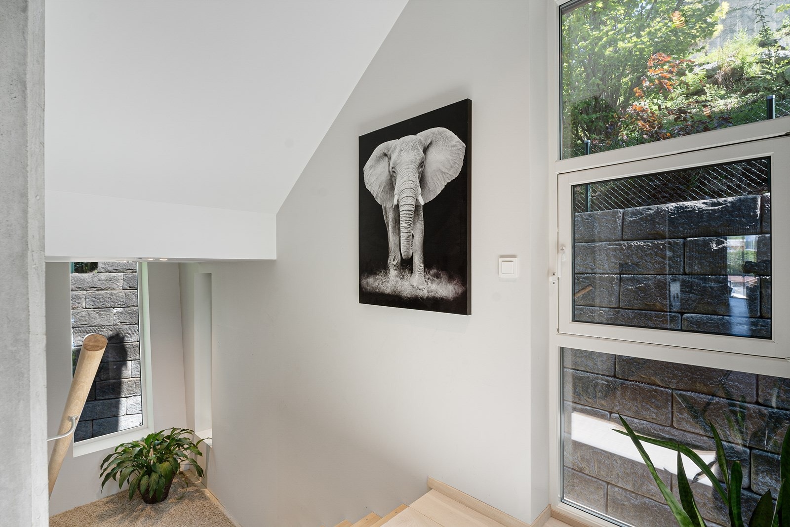 Lyst og luftig trapperom Galleribilde