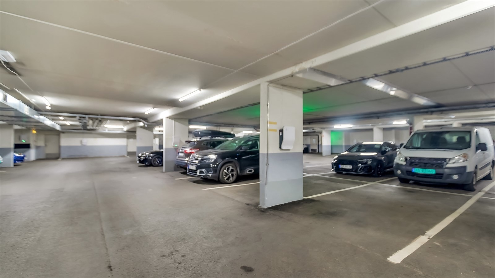 Det medfølger en garasjeplass i lukket garasjeanlegg. Galleribilde