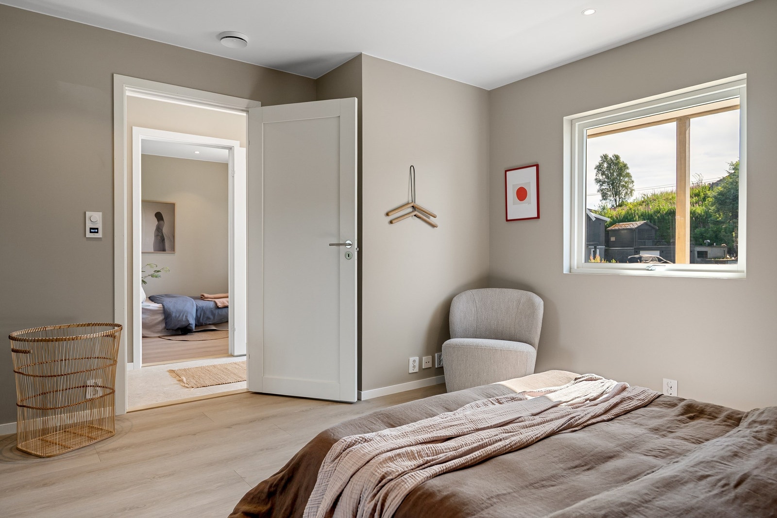 Soverommet ligger over gangen for soverom 2. Galleribilde