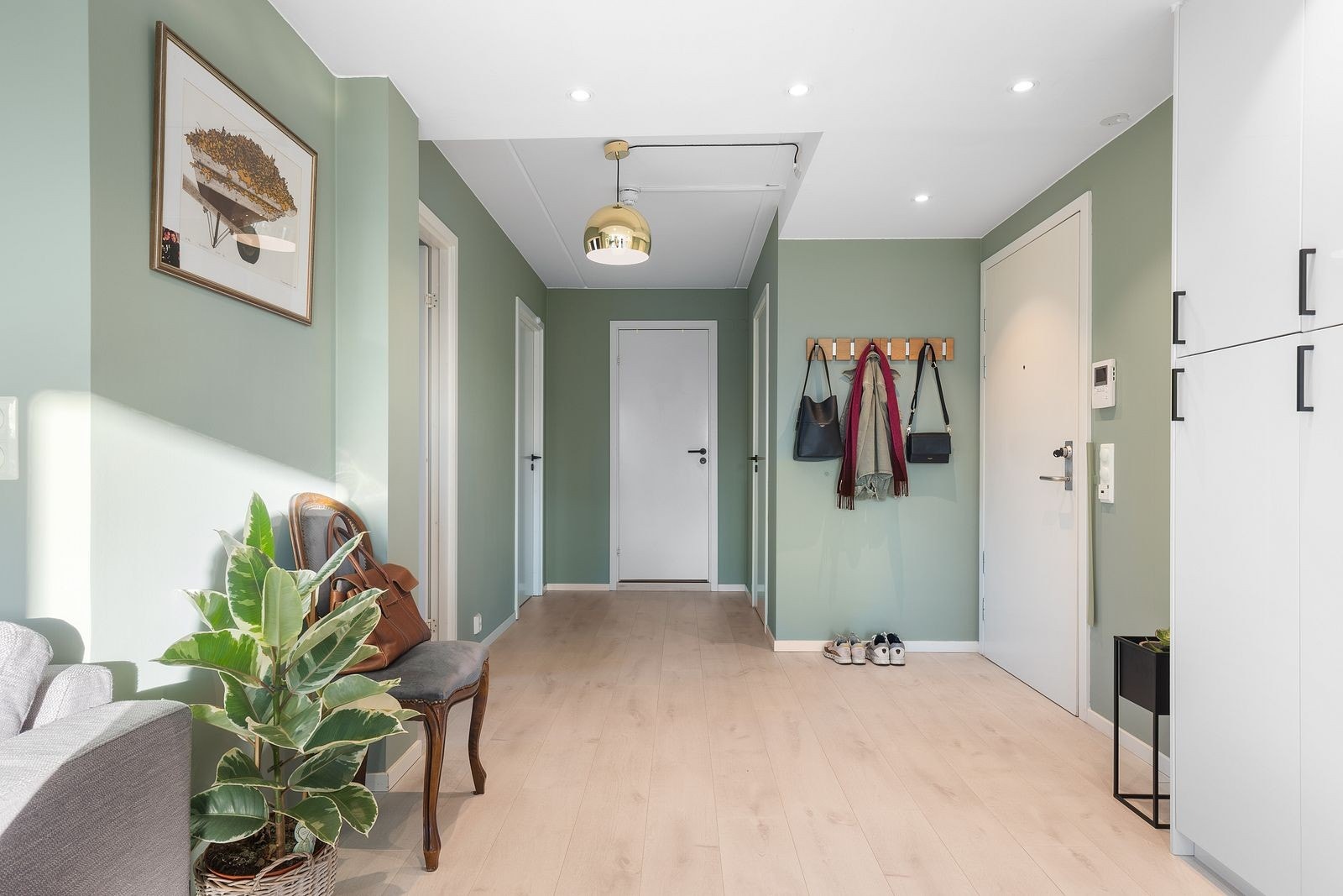 Stor gang - Leiligheten er ledig fra 01.juni. 2023 Galleribilde