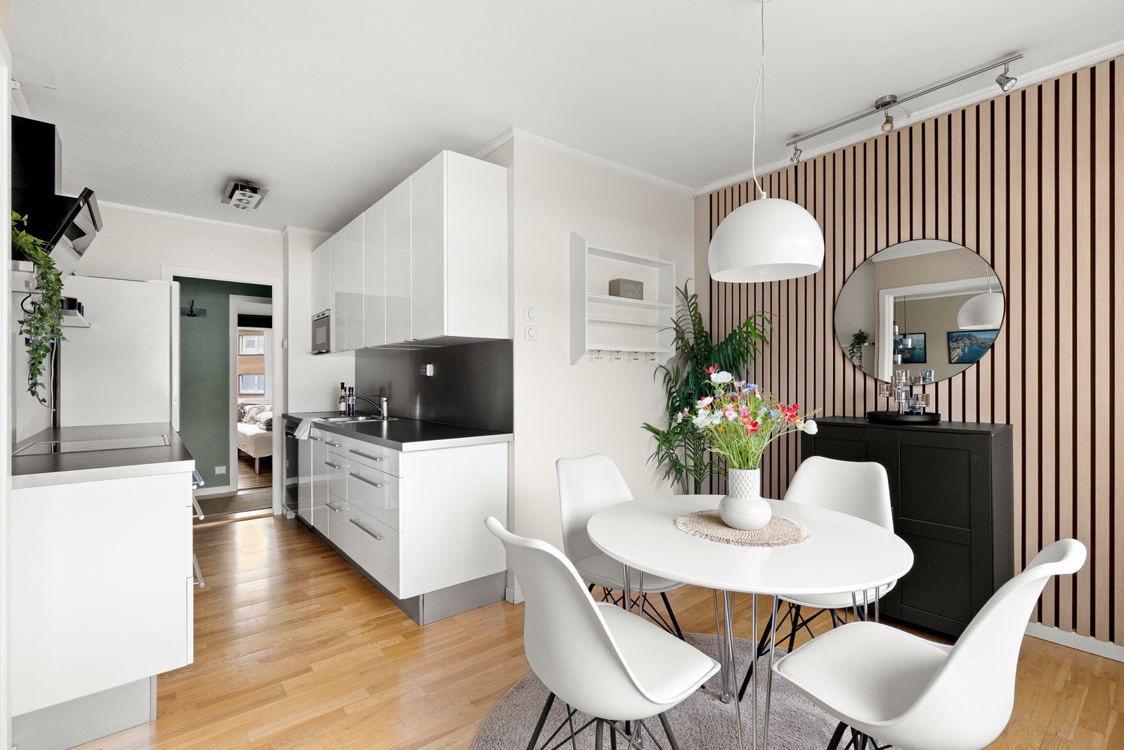 Velkommen til Leif Dietrichsons gate 16A, presentert av PrivatMegleren Haferkamp v/ Emma Fredrikke Jakobsen Galleribilde