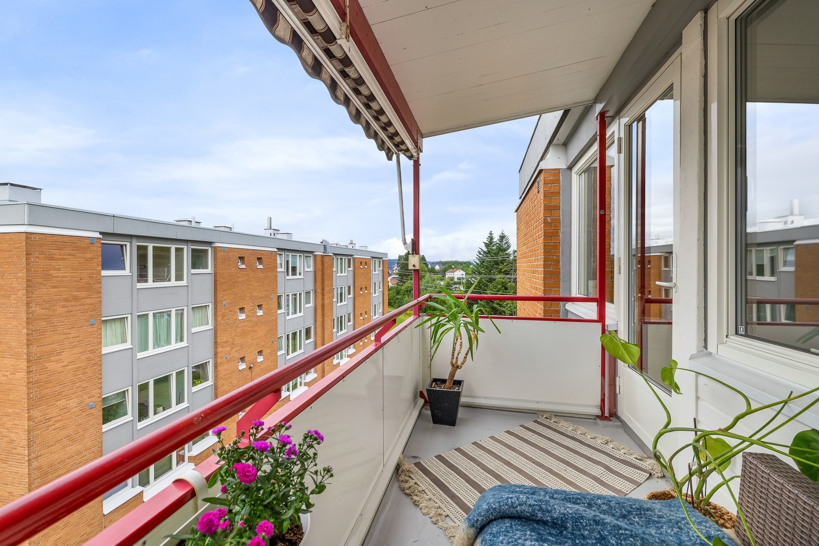 Her er det plass til utemøbler. Galleribilde