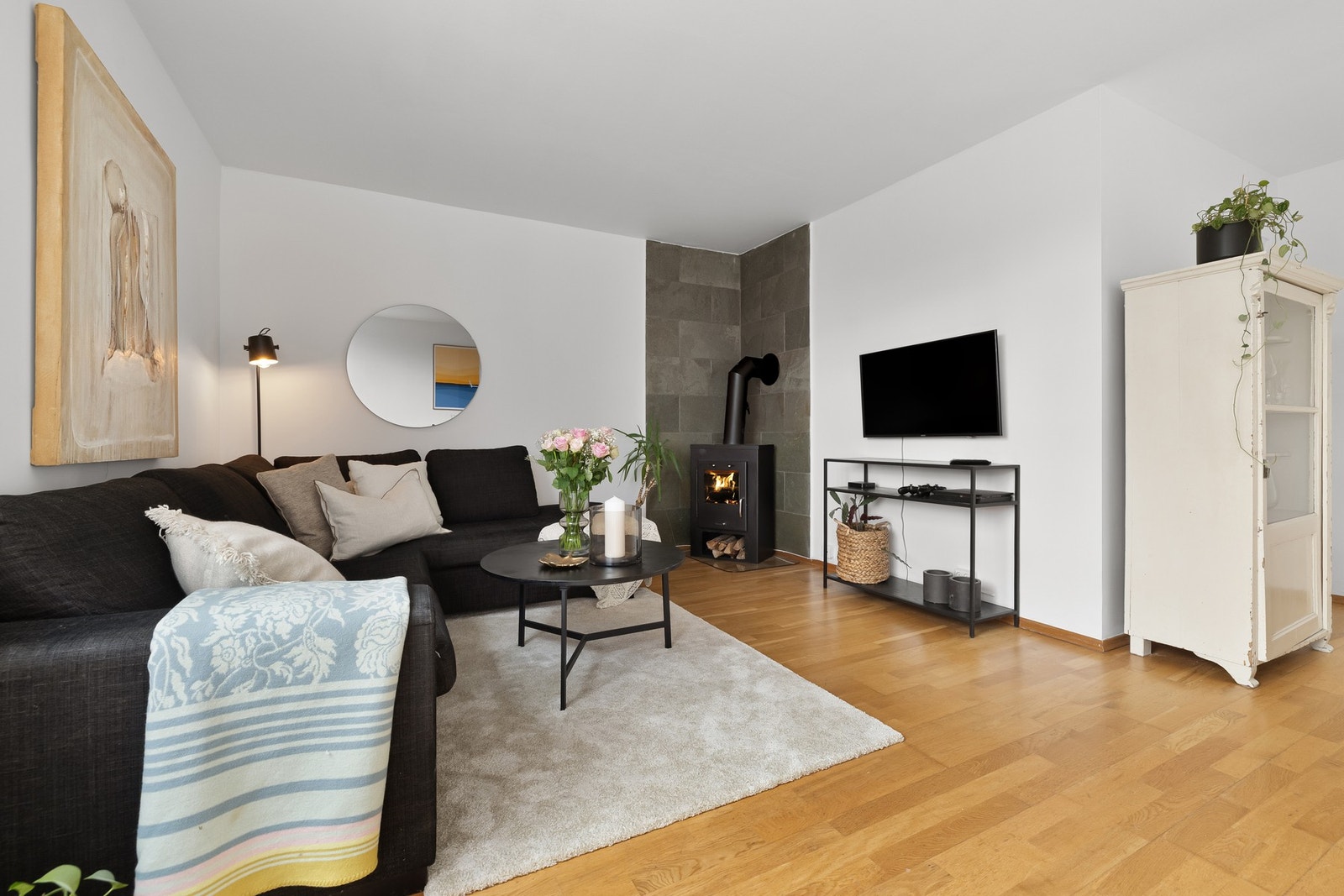 Flott stue som man lett blir glad i å bruke. Galleribilde