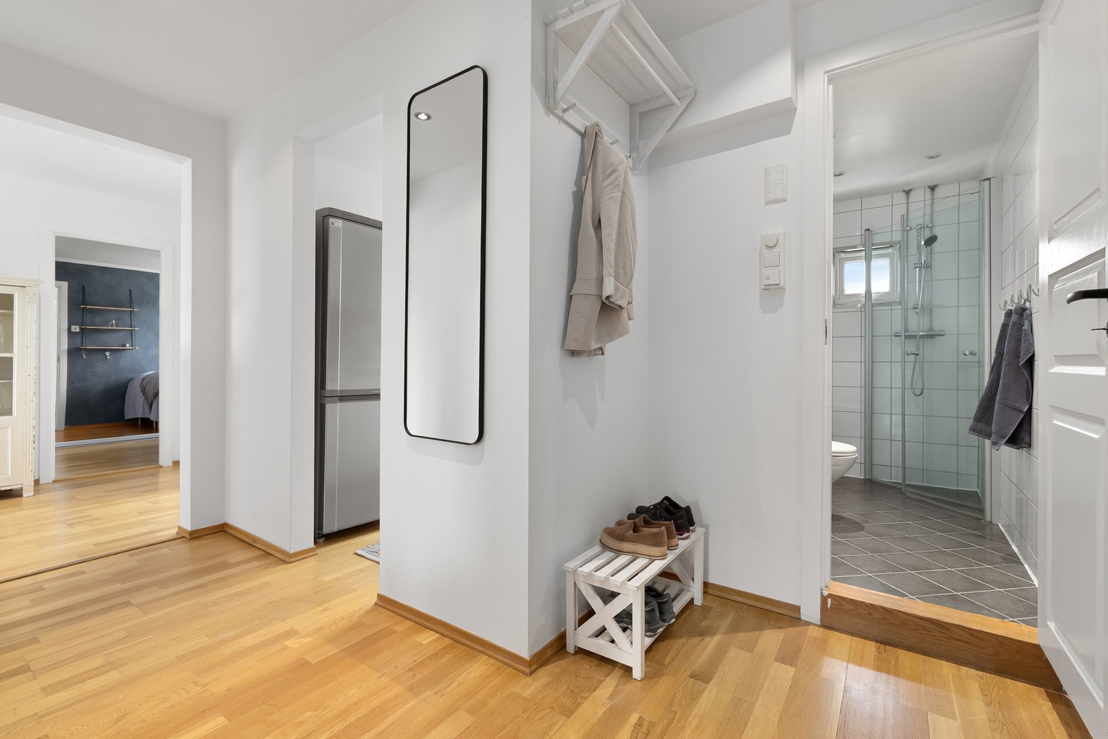 Gangen har direkte tilknytting til bad og kjøkken. Galleribilde