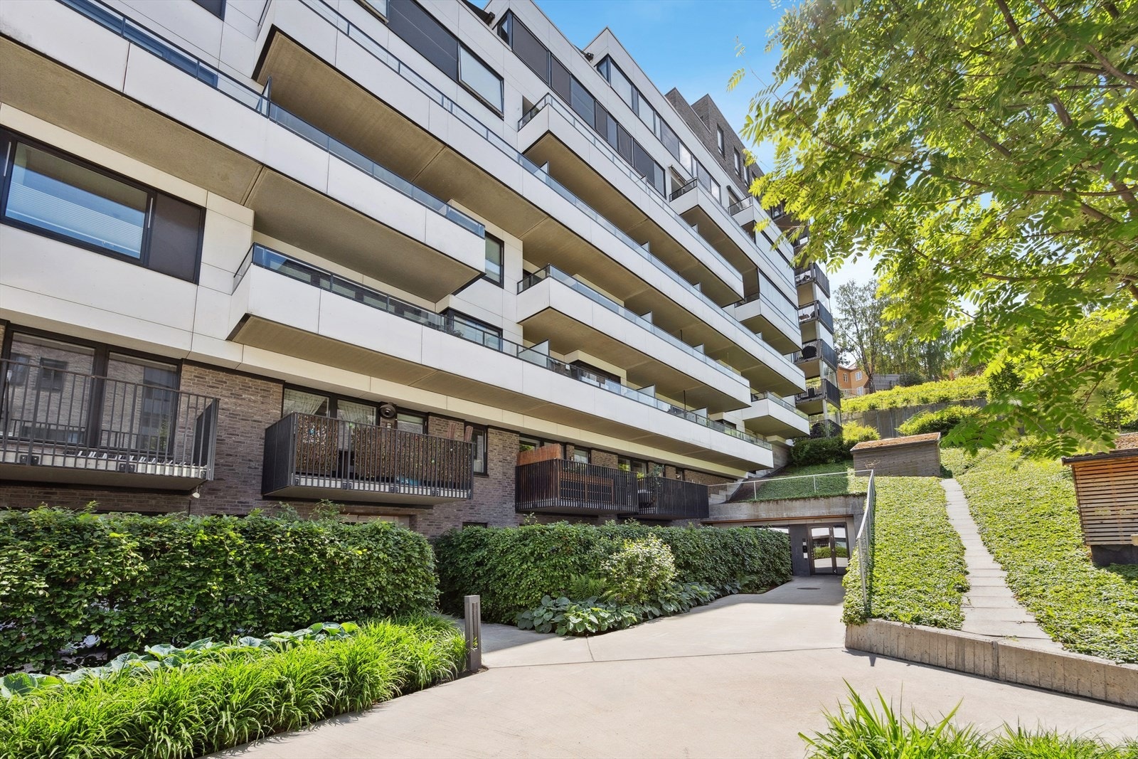 Inngangsparti Freserveien 11. Galleribilde