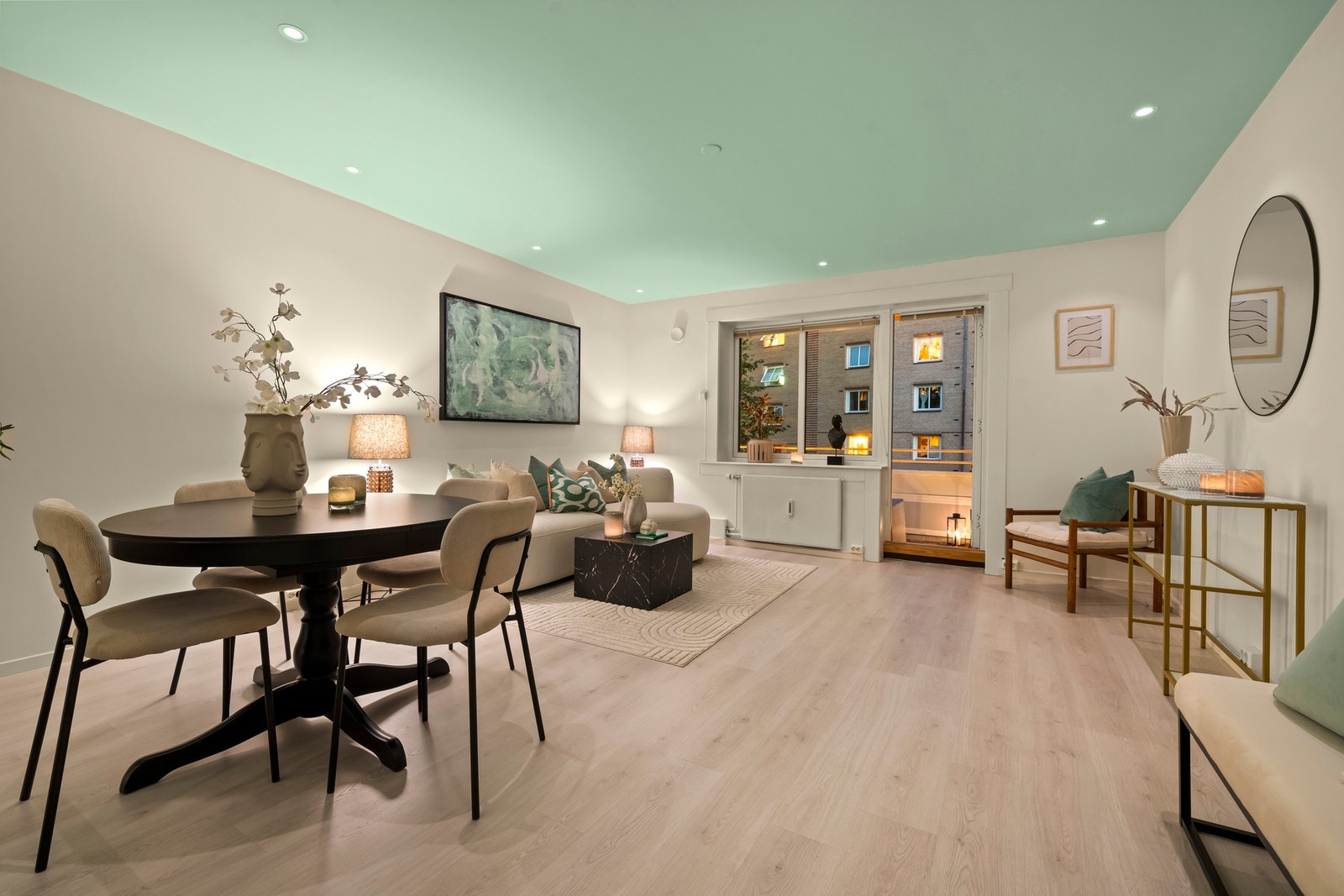 Skikkelig fin og innbydende 2-roms m/ solrik balkong. Galleribilde