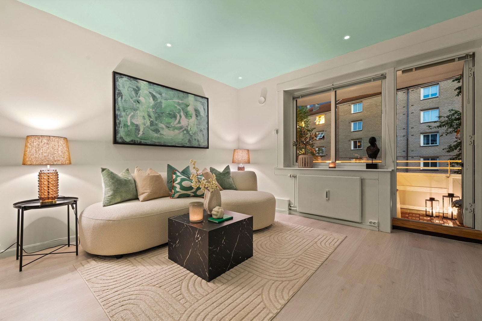 Leiligheten har god intern beliggenhet i borettslaget. Galleribilde