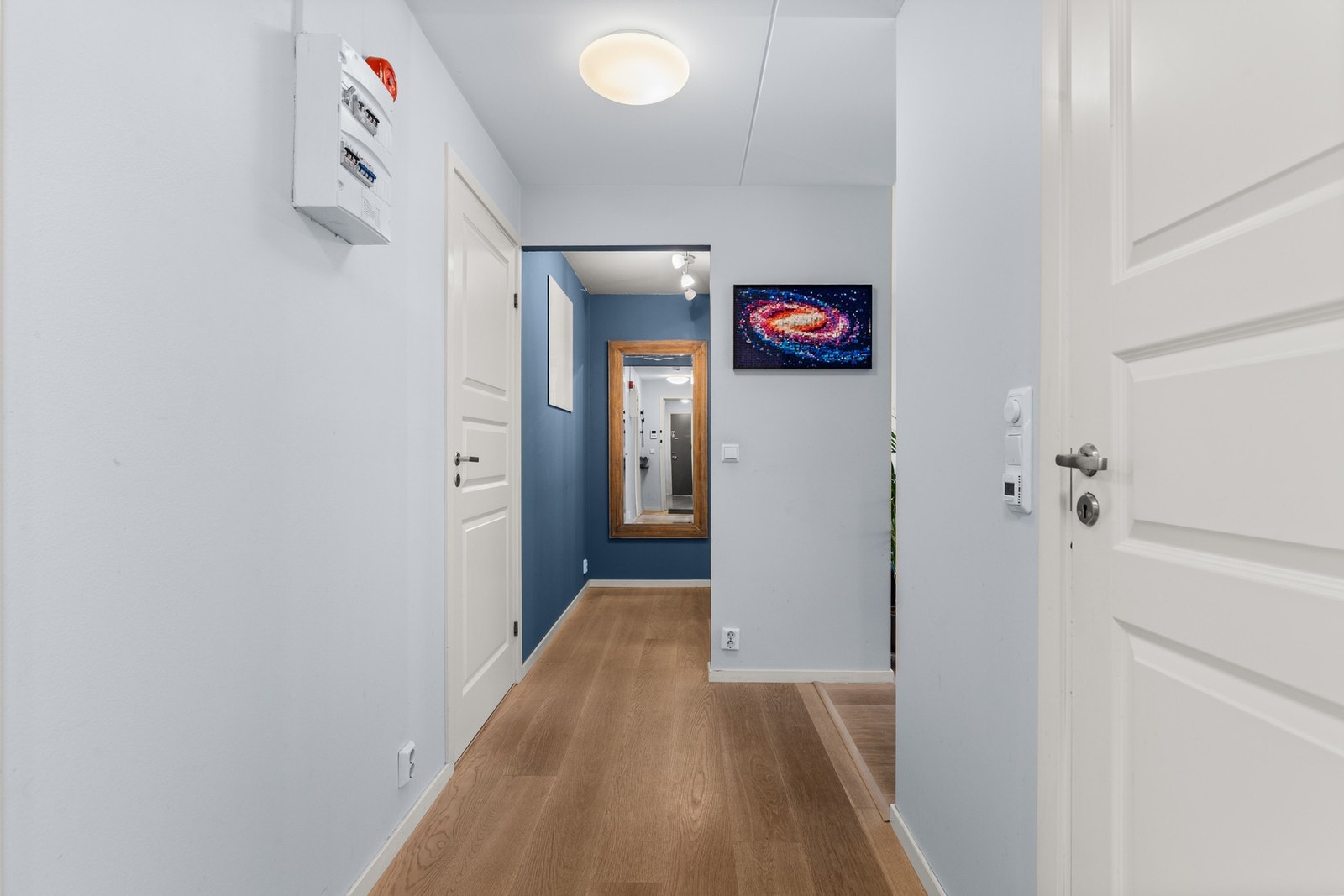 Entré/gang. Galleribilde