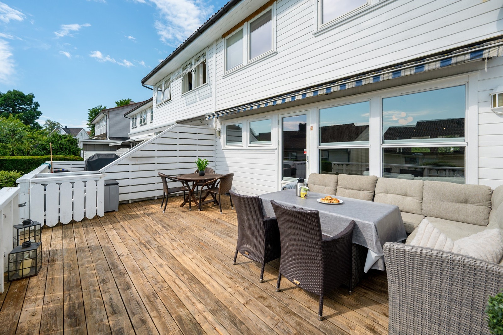 Flott terrasse på hele 25 kvm med gode solforhold. Galleribilde