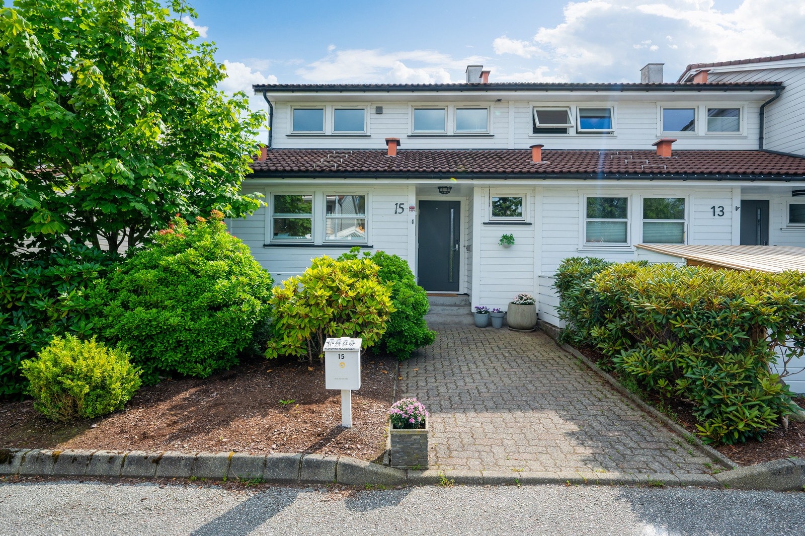 Fasade - inngangsparti. Galleribilde