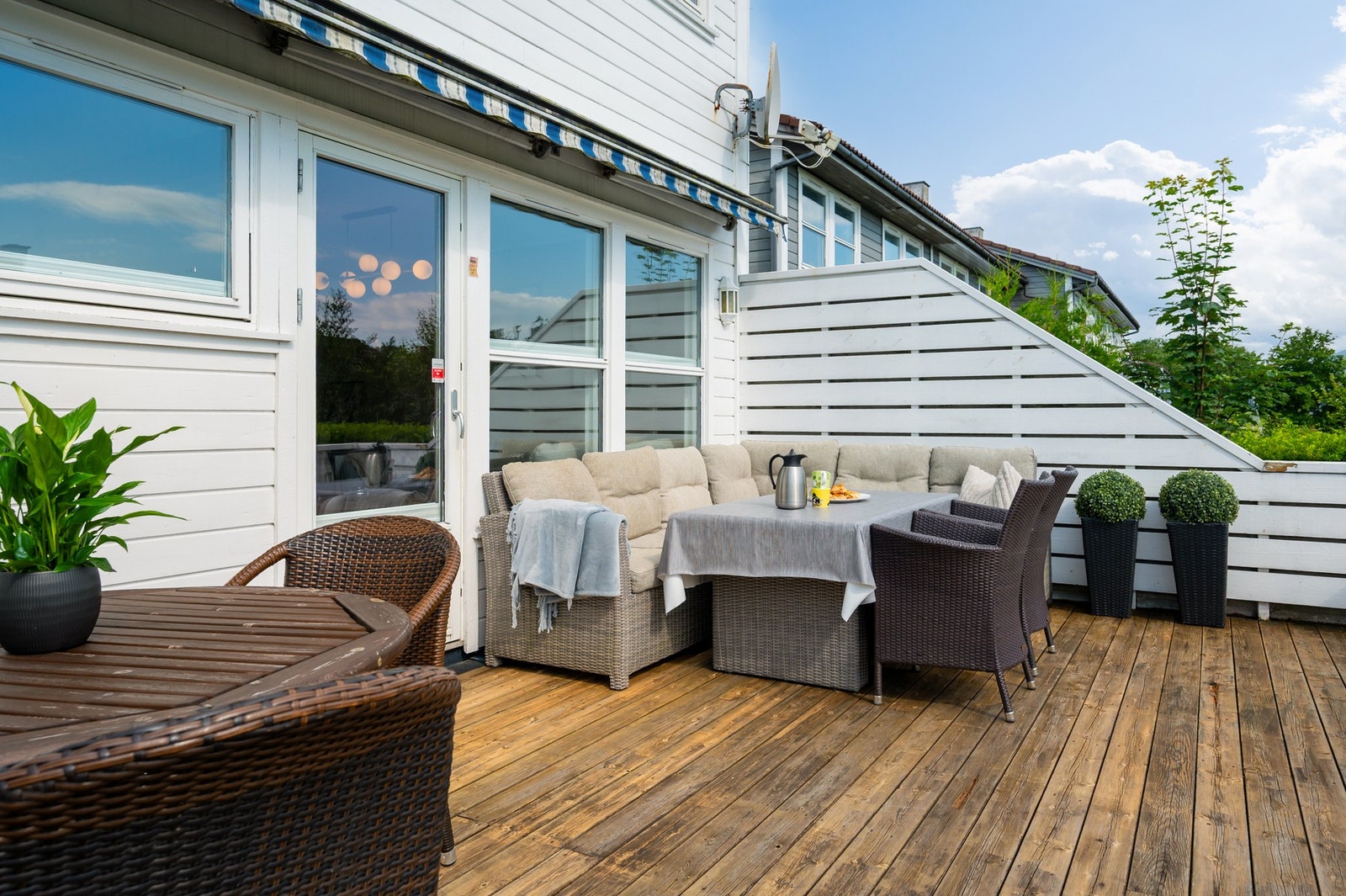 Flott terrasse på hele 25 kvm med gode solforhold. Galleribilde