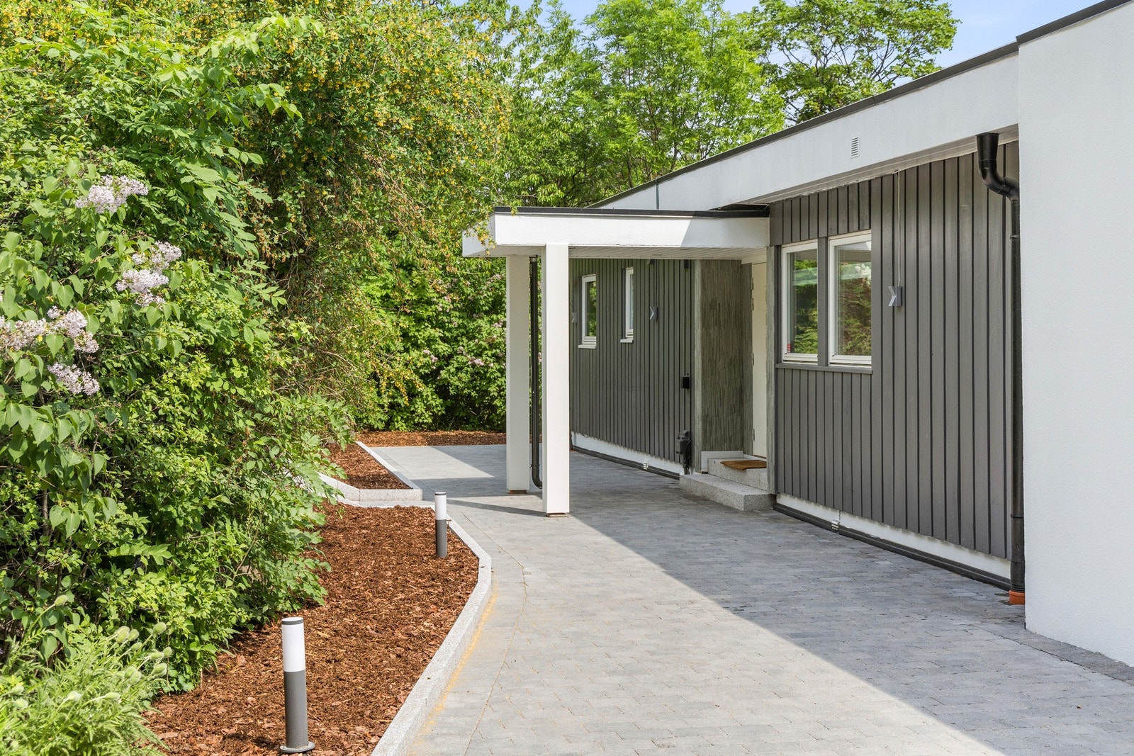 Inngangsparti. Galleribilde