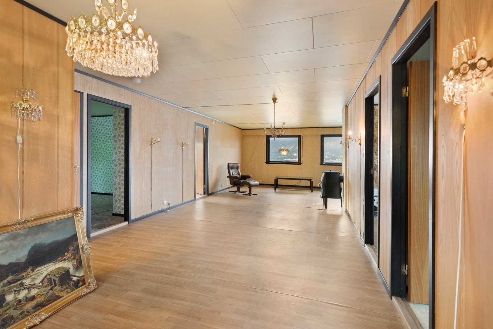 Loftsetasjen er innredet som egen leilighet. Galleribilde