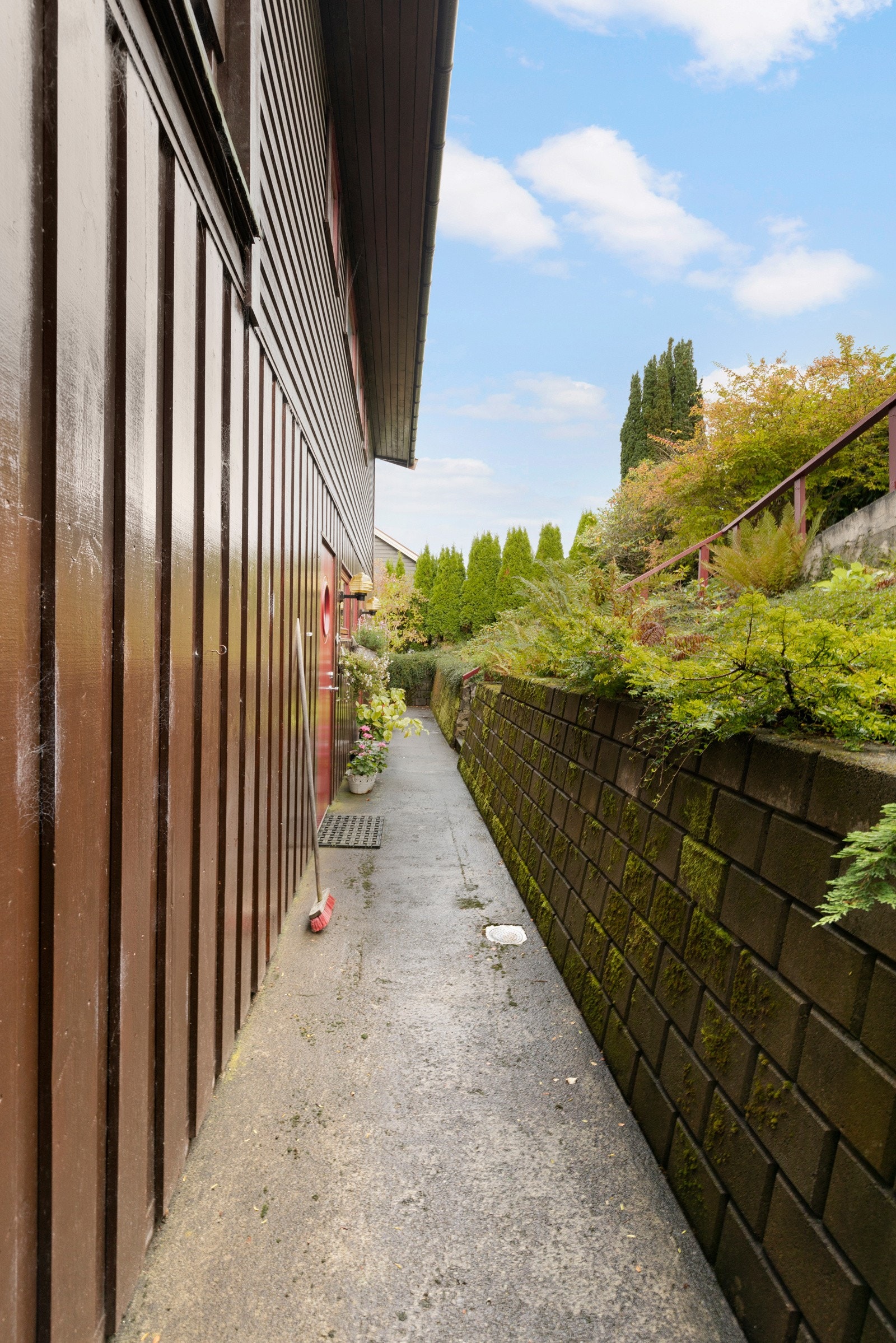 Støpt areal ved inngangsparti. Galleribilde