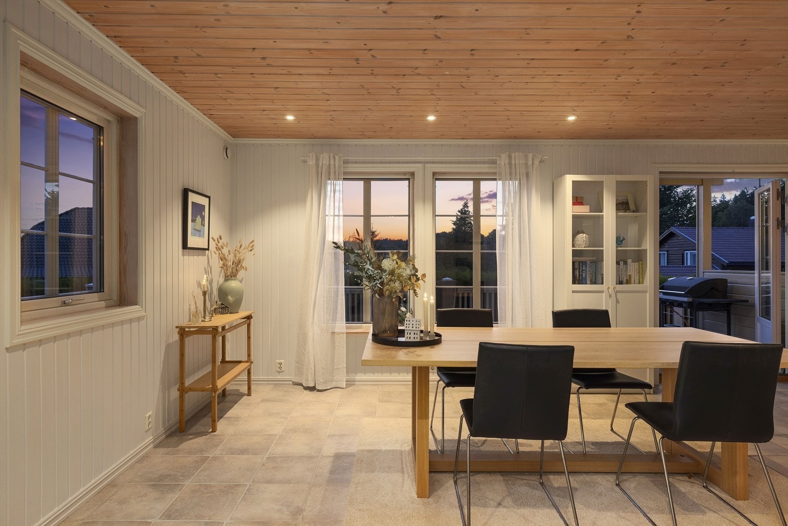 Spisestue i kveldsstemning Galleribilde