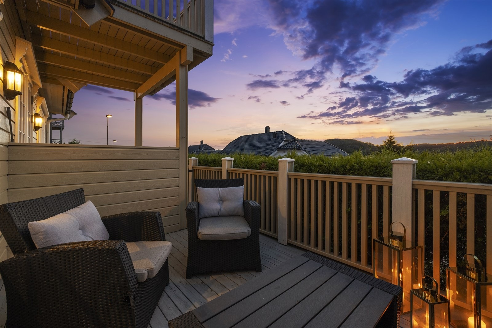 Terrasse kveldsstemning. Meget gode solforhold. Galleribilde