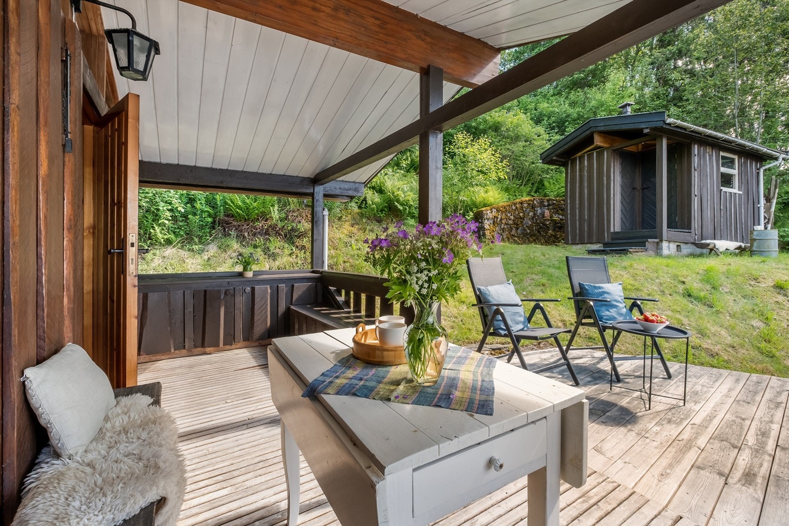 På terrassen er det plass til å innrede med diverse møbler, som sørger for hygge og avslapping. Galleribilde