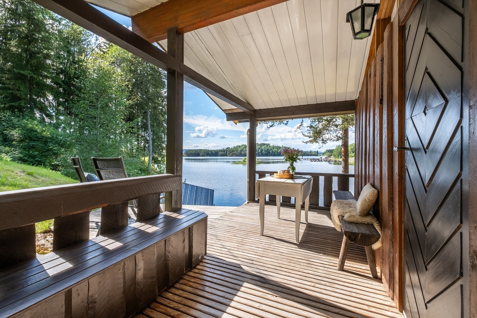 Her kan late sommerdager nytes med fantastisk utsikt, i rolige og fredelige omgivelser. Galleribilde