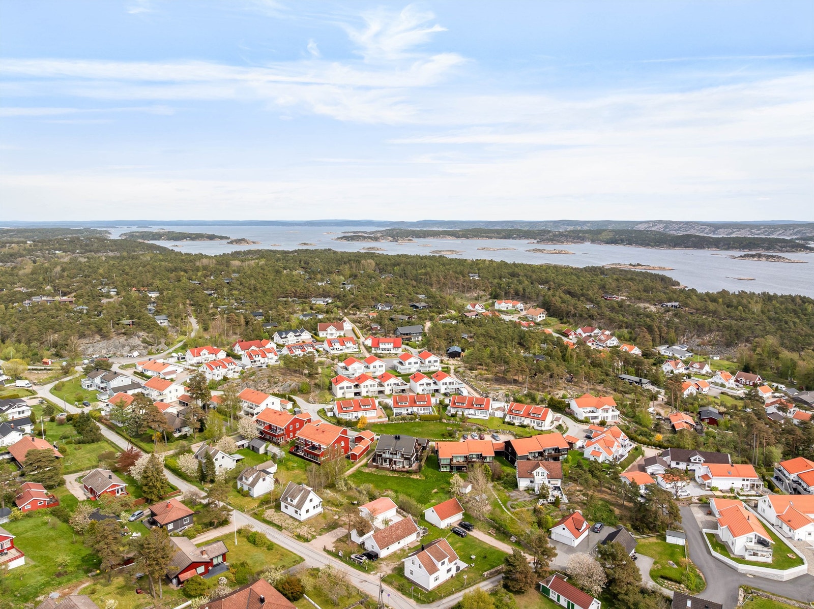 På Hvaler bor du i nær kontakt med naturen. Turområder i skog og mark er tilgjengelig rett fra nabolaget. Galleribilde