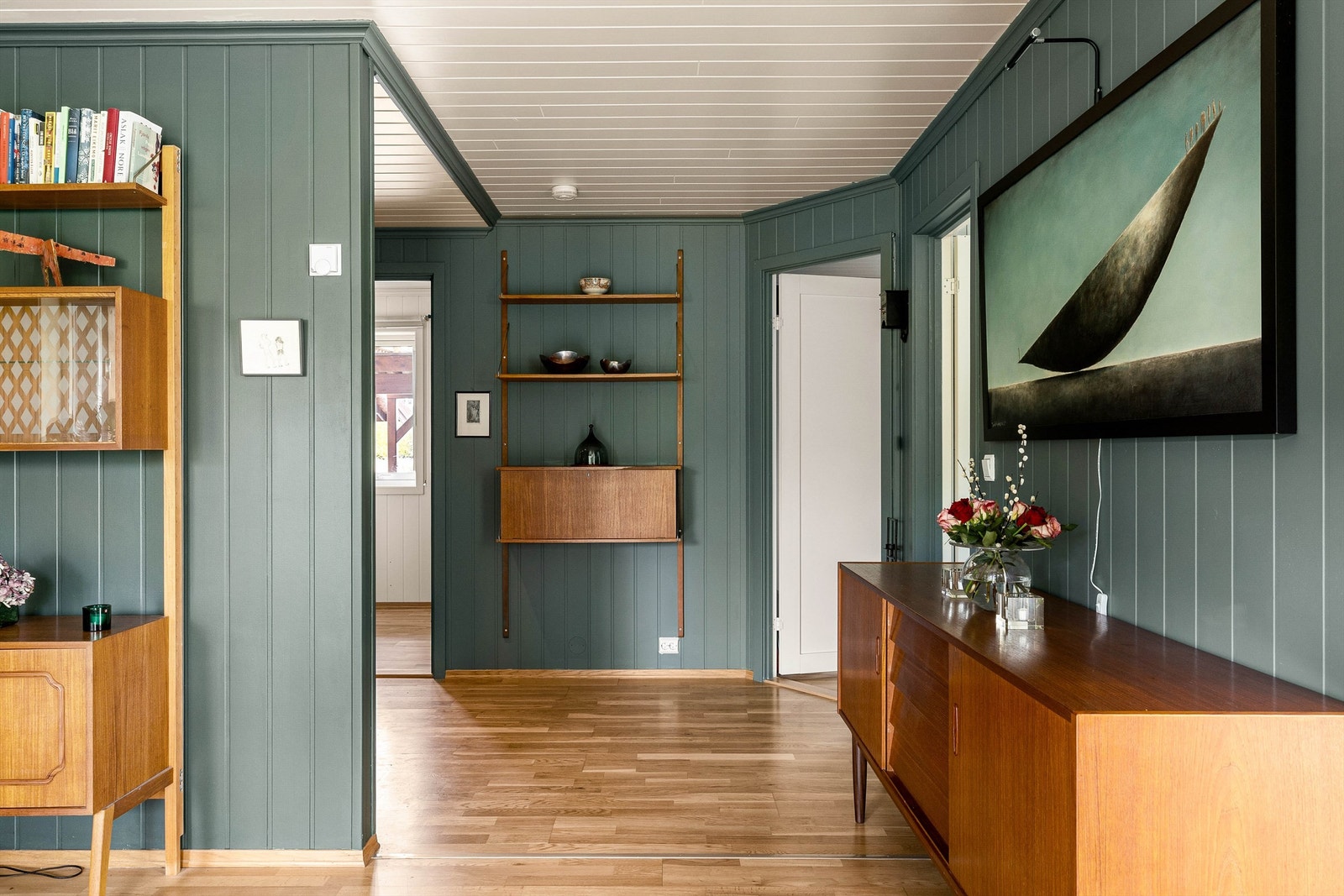 Soverommene er samlet langs gangen, i motsatt side av leiligheten i forhold til de sosiale rommene stuen og kjøkkenet. Galleribilde