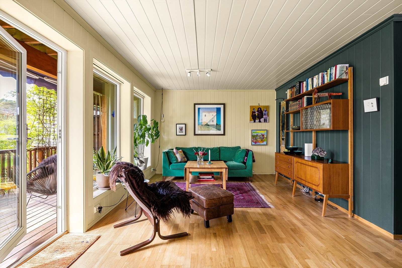 Leiligheten ble oppført med moderne standard for byggeåret og er i dag velholdt. Alle rom utenom soverom har vannbåren gulvvarme. Galleribilde