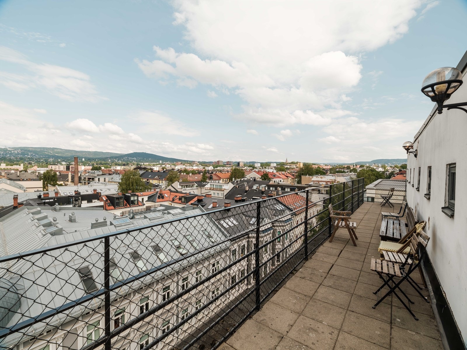 Det er også grillmuligheter på takterrassen Galleribilde