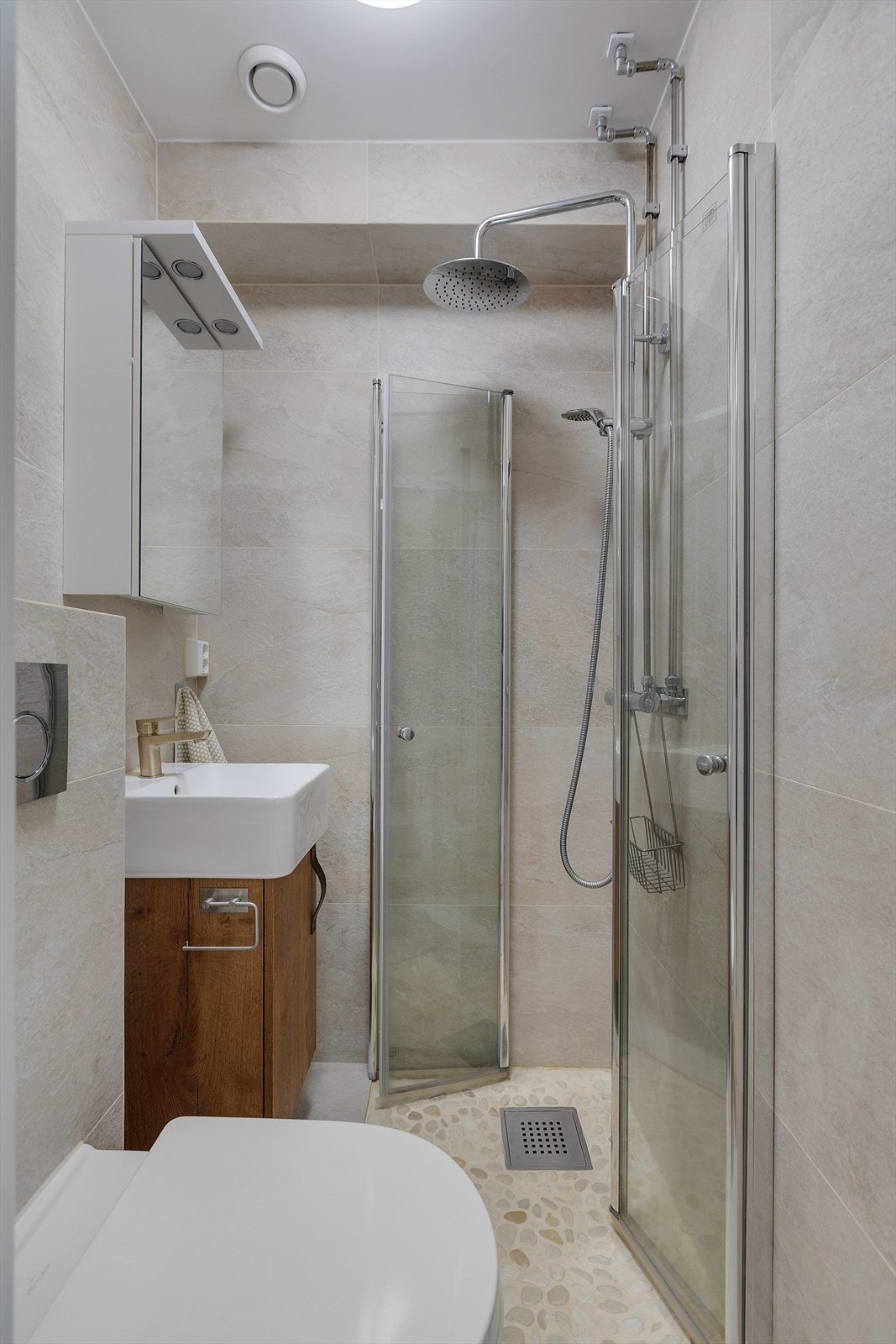 Delikat og moderne baderom totalrenovert i 2023. Galleribilde