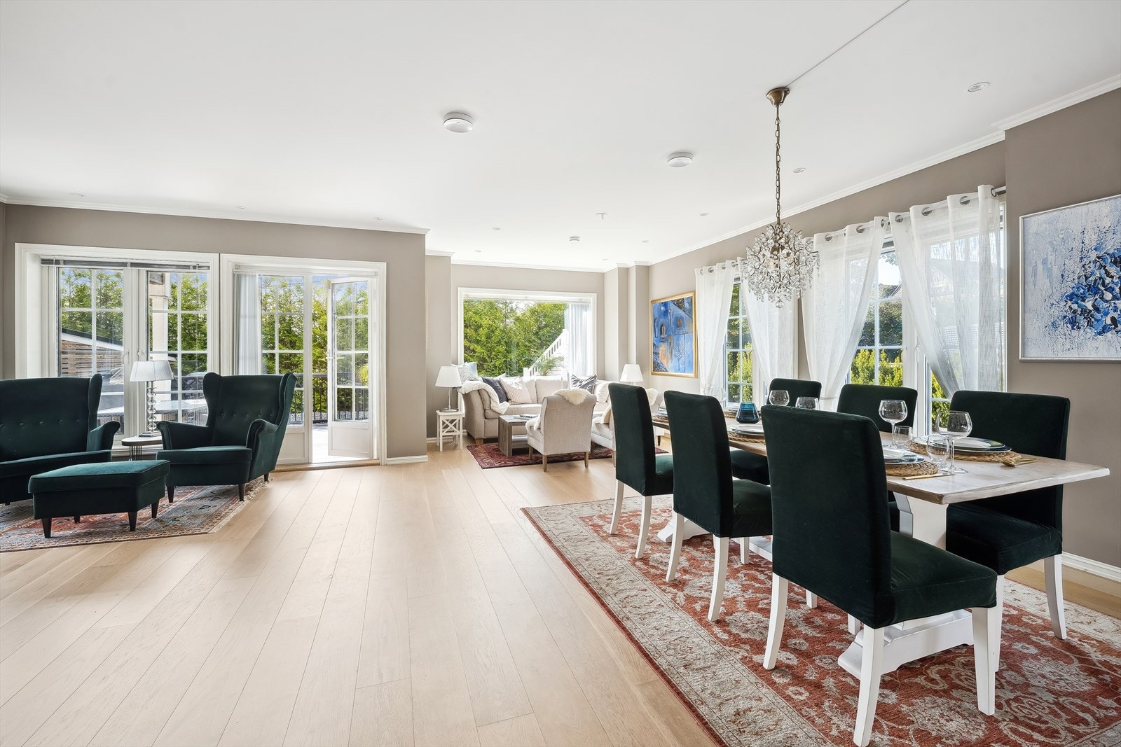 Gjennomgående moderne standard fra 2014 Galleribilde