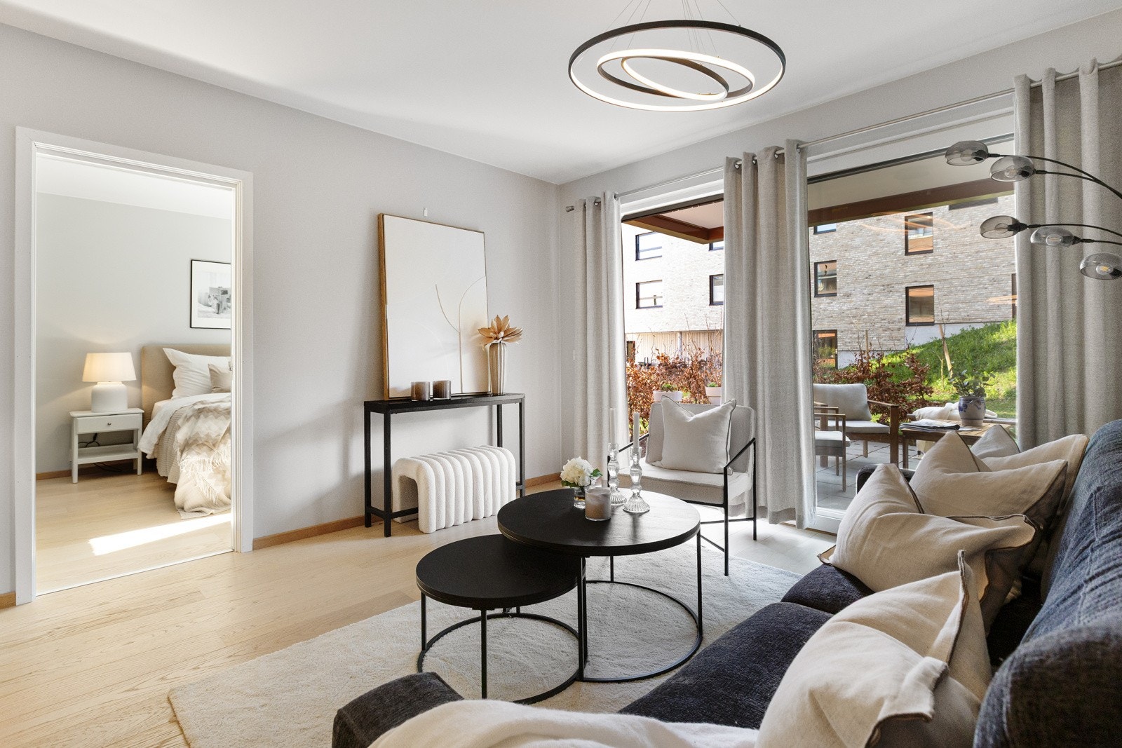 Fra stuen er det videre adkomst til soverommet Galleribilde