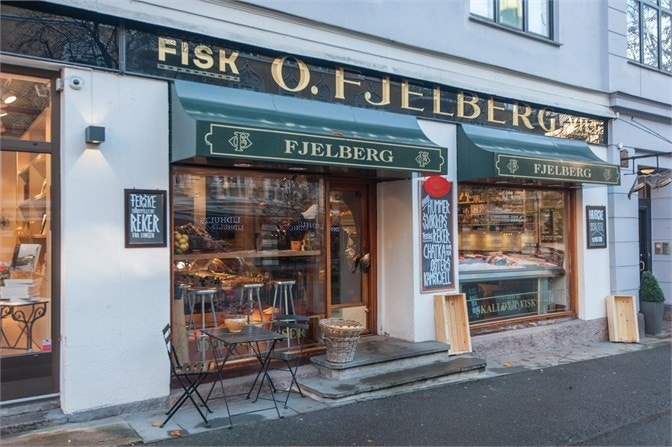 Fjelberg Fisk & Vilt, en anerkjent gourmetbutikk i Bygdøy allé på Frogner, tilbyr et imponerende utvalg av delikatesser. Galleribilde