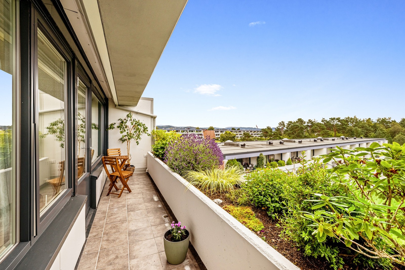 Balkongen måles til 7,6 kvm. Galleribilde