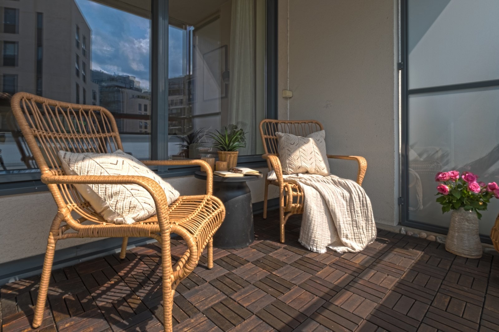 - God plass til utemøblement og grill - Galleribilde