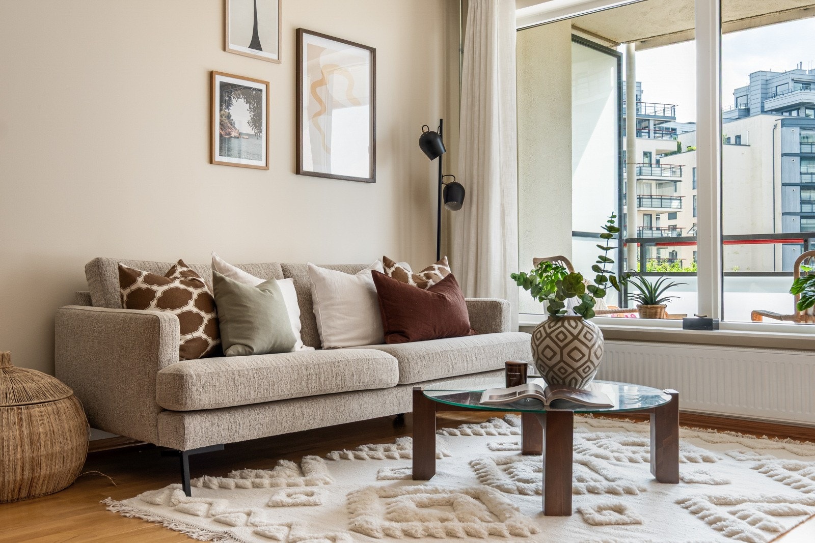 - Varmtvann, fyring og bredbånd er inkludert i felleskostnadene - Galleribilde