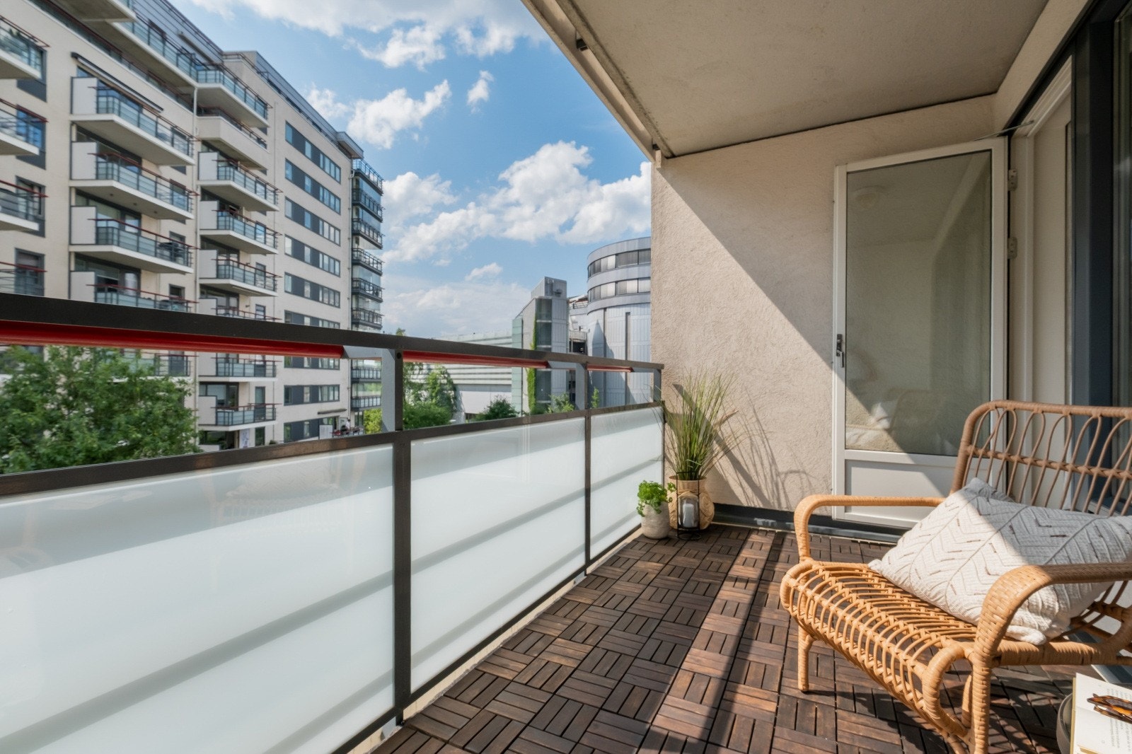 - Sydvendt balkong på ca. 7 kvm med gode lys- og solforhold - Galleribilde