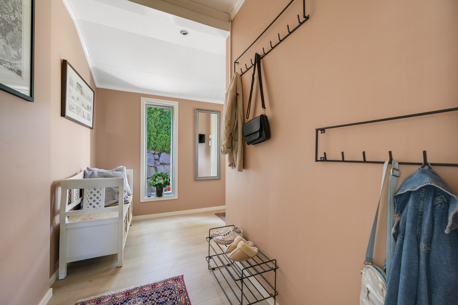 Til slutt på hovedplan har vi luftig og innbydende entre Galleribilde