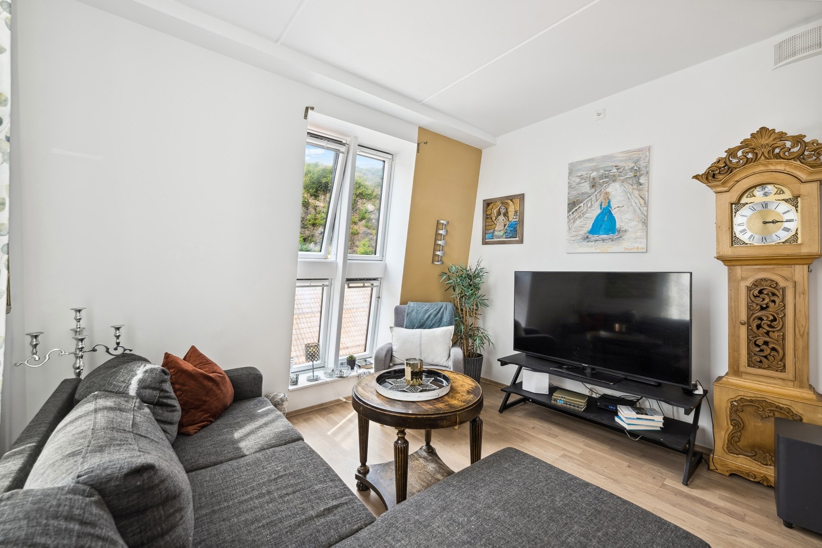 Ett av soverommene blir i dag benyttet som tv-stue. Galleribilde